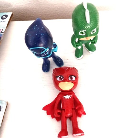 PJ Masks CatBoy Mask Lot Of 2 -New and 3 Action PJ Masks Action Figures - Picture 5 of 9